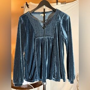 Kate and Sam Elegant Velvet Long Sleeve Top Color midnight blue size small